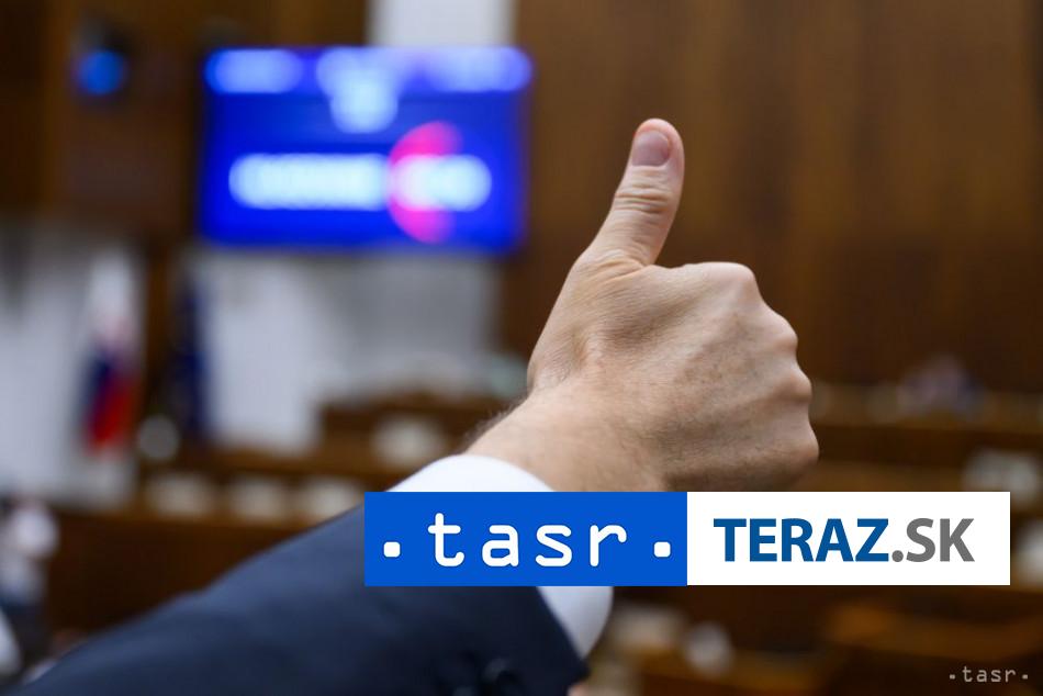 Rumunska vlada prezila hlasovanie o nedovere