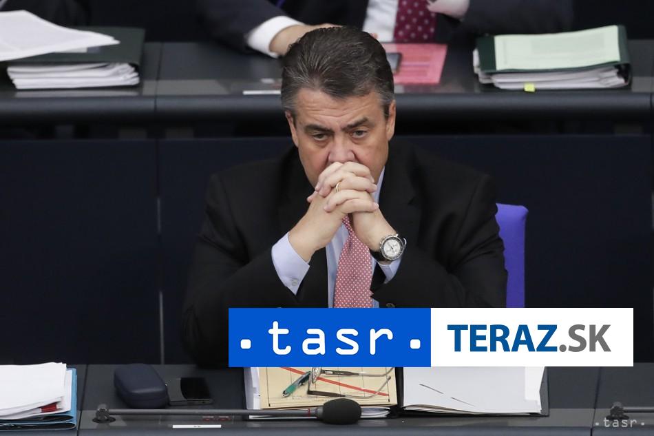 Byvaly minister zahranicnych veci podporuje vojensku sluzbu