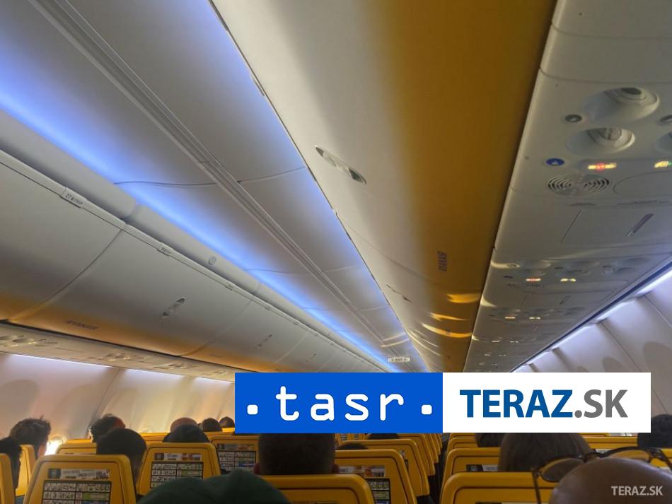 DRAMATICKY LET Pri turbulenciach sa zranilo 25 ludi