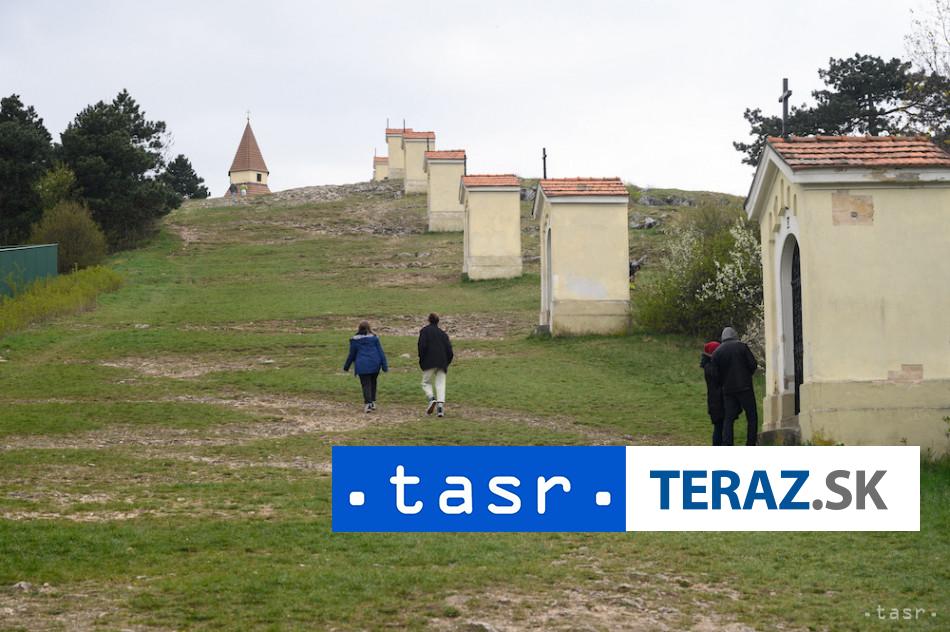 Na nitrianskej Kalvarii sa zidu veriaci na tradicnej Marianskej puti