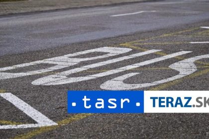 Pri nehode skolskeho autobusu pri Pittsburghu sa zranilo 21 osob