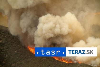 V blizkosti turistickeho mesta sa siri lesny poziar