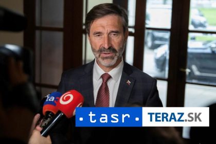 Blanar na Bledskom strategickom fore Sme svedkami dvojiteho pristupu