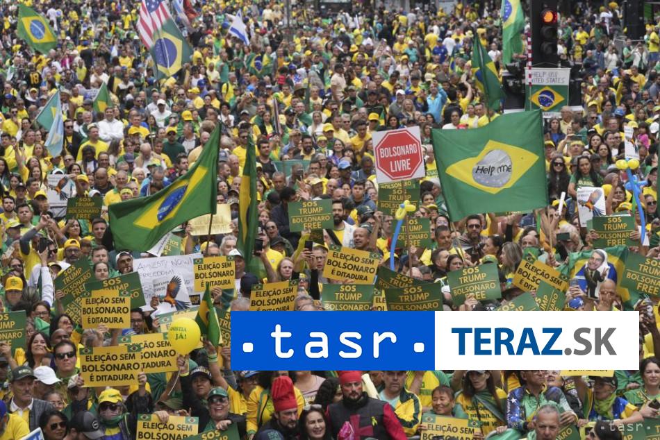 Bolsonarovi podporovatelia demonstrovali v mestach Brazilie