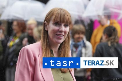 Britska vicepremierka Angela Raynerova odstupila z funkcie