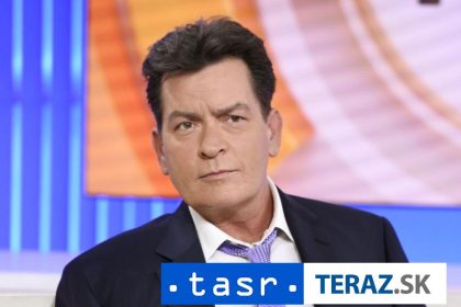 Charlie Sheen suknickar z Dvoch a pol chlapa ma 60 rokov