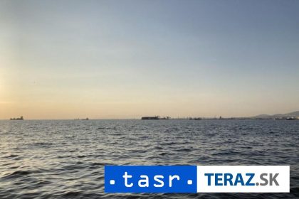 Cinska najnovsia lietadlova lod preplavala Taiwanskym prielivom