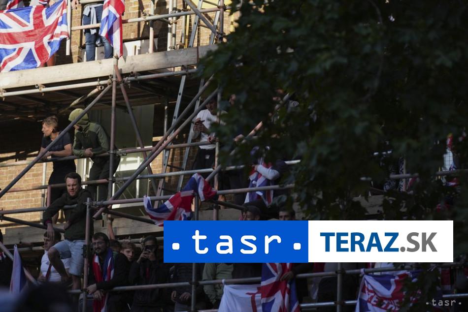 Na krajne pravicovy protest v Londyne prislo viac nez 100000 osob