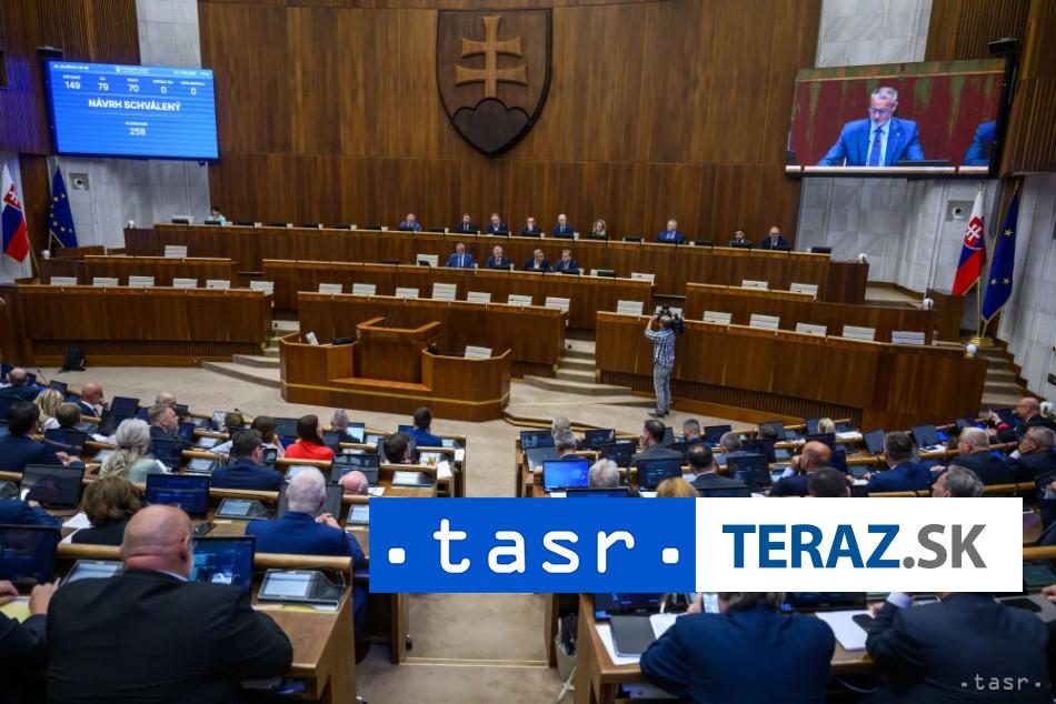 Poslanci budu o novele ustavy hlasovat az v piatok