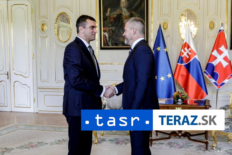 Prezident odporuca vlade cim skor zaoberat sa spravou SAV o vakcinach