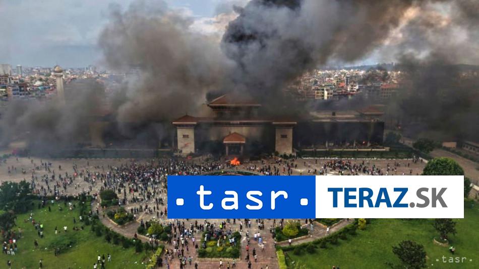 Pri protestoch v Nepale zahynulo uz 51 ludi na uteku je 12 500 vaznov