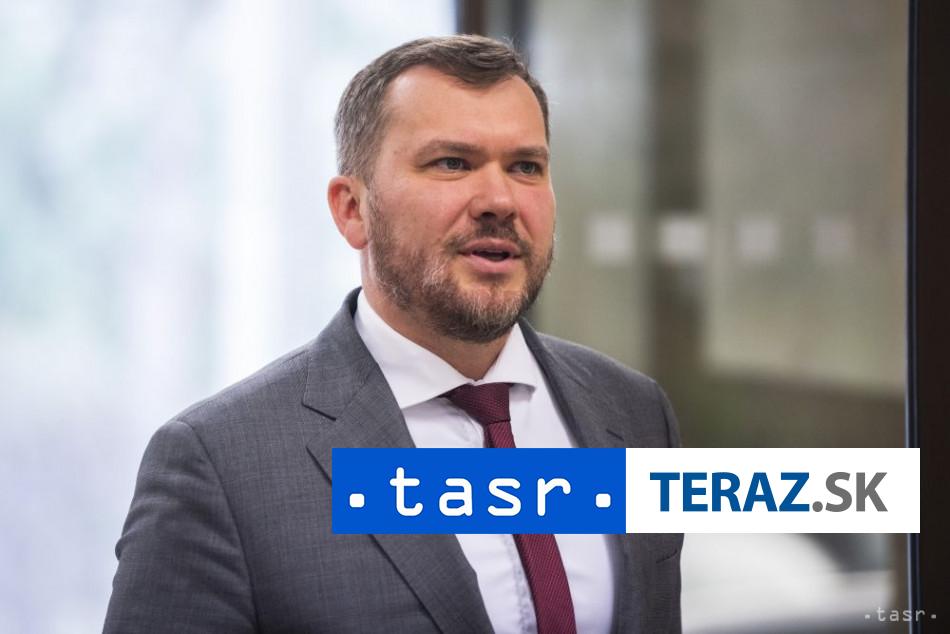 Sutaj Estok a Karas sa nezhodli Konsolidacia je nutna no zle riesena