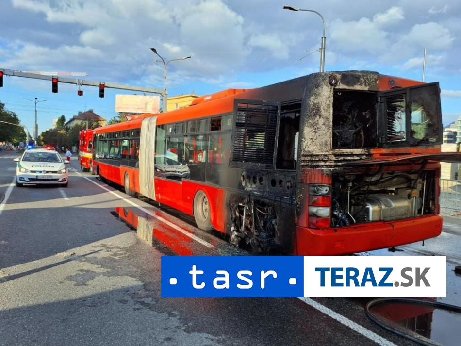 DRAMA V BRATISLAVE Na Kosickej ulici horel autobus