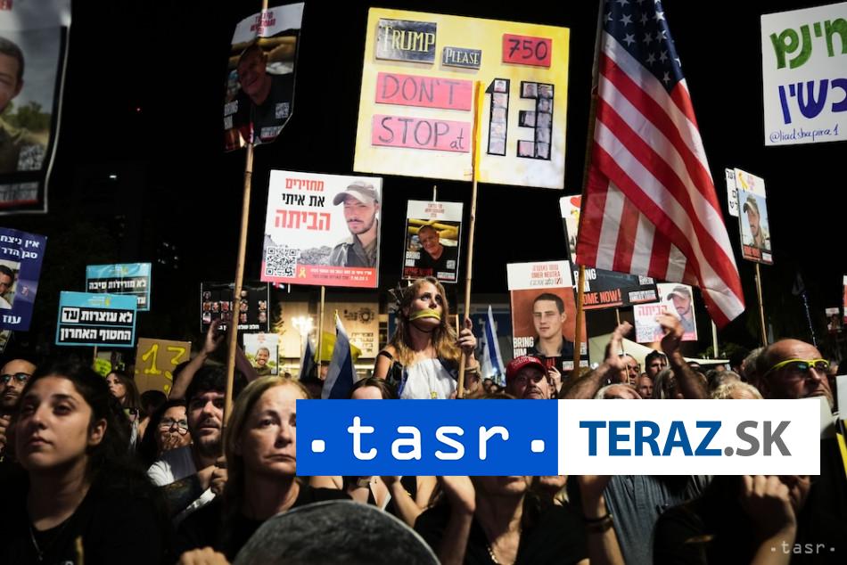 Desattisice ludi v Izraeli protestovali za navrat 13 rukojemnikov