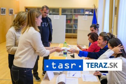 Hlasovanie do snemovne CR sa zacalo na velvyslanectve v Bratislave