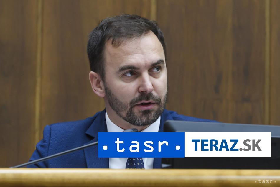 Opozicia namieta presun navrhov a porusovanie demokracie