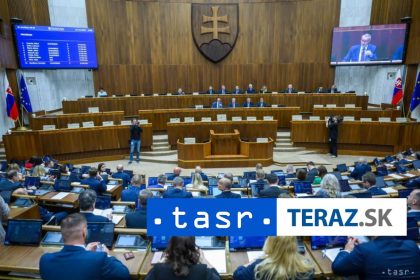 Poslanci ukoncili rokovanie diskusiou o manzelskom bonuse