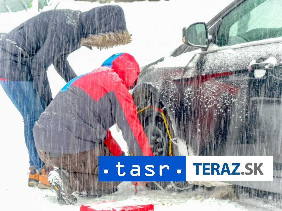 Cesty su vacsinou zjazdne pozor na hmlu ci vyliaty Hron