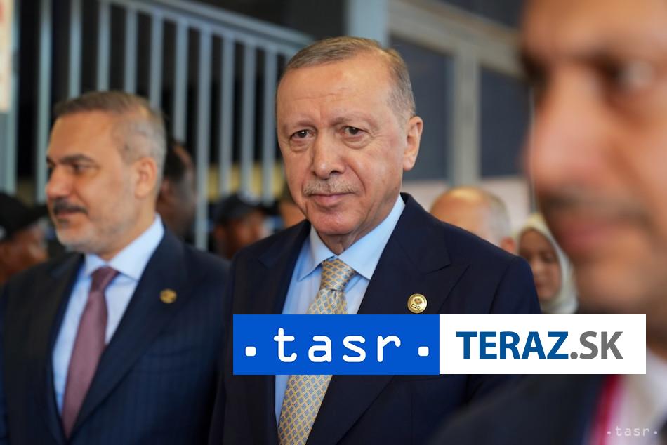 Erdogan oznamil ze v pondelok telefonuje s Putinom