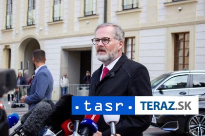 Fiala odmieta ze by jeho vlada oddalovala vznik novej