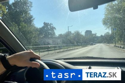 Policajna nahanacka sa skoncila nehodou Zahynulo sest migrantov