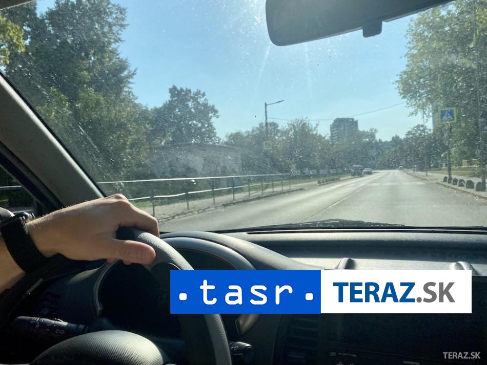 Policajna nahanacka sa skoncila nehodou Zahynulo sest migrantov