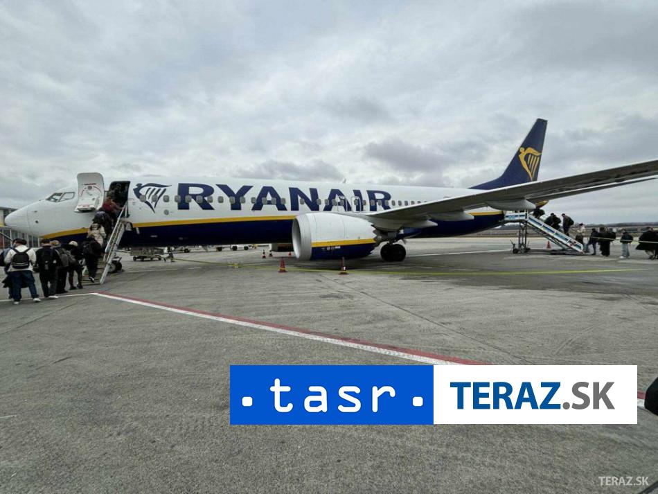 Ryanair planuje prestat lietat na Azory