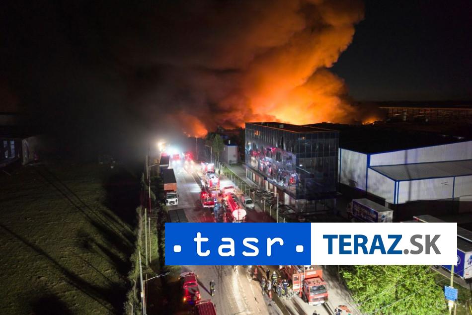 Velke vybuchy otriasli priemyselnou oblastou pri Buenos Aires