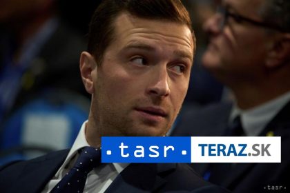 Francuzskemu politikovi Bardellovi rozbili o hlavu vajce