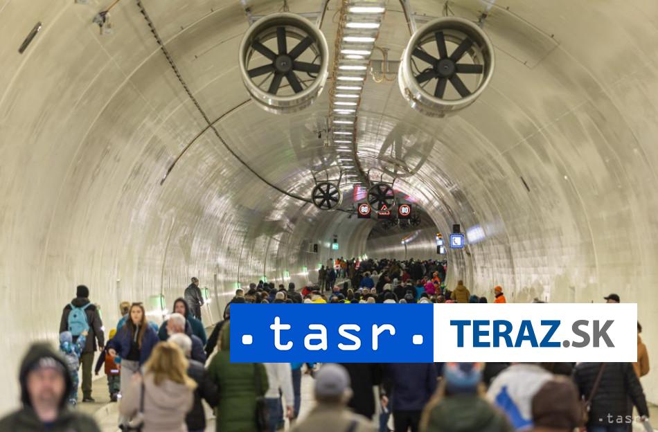 OBRAZOM Tunel Visnove otvorili pre verejnost