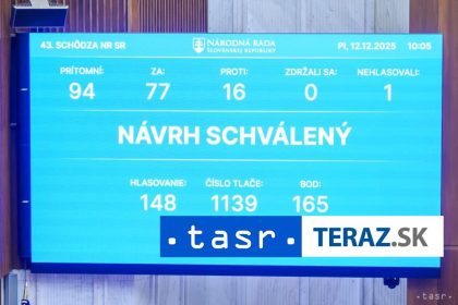 Opozicia kritizuje prelomenie prezidentovho veta