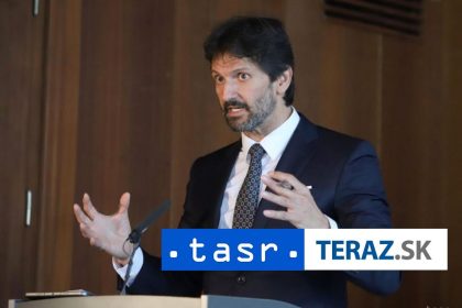 R Kalina navstivil vojakov v Mierove podakoval im za sluzbu