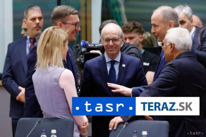 Summit EU v Bruseli sa zacal s oneskorenim