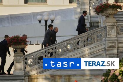 Ukrajinska a americka delegacia zacali rokovania o mieri