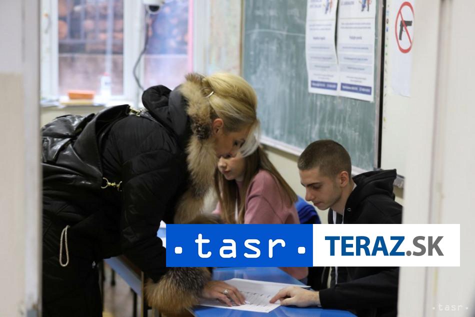 V Kosove sa zacali predcasne parlamentne volby