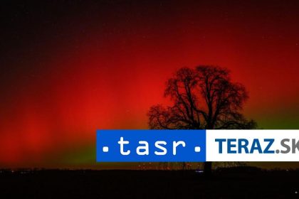 NEBESKE DIVADLO Ludia sledovali polarnu ziaru pocas geomagnetickej burky