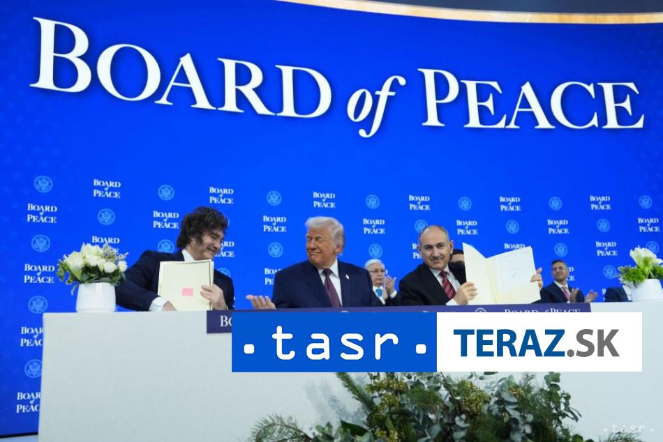 Trump podpisom Charty vytvoril Radu mieru