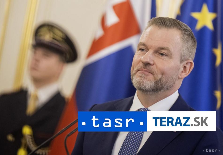 Prezident SR pricestoval do Indie na summit o umelej inteligencii