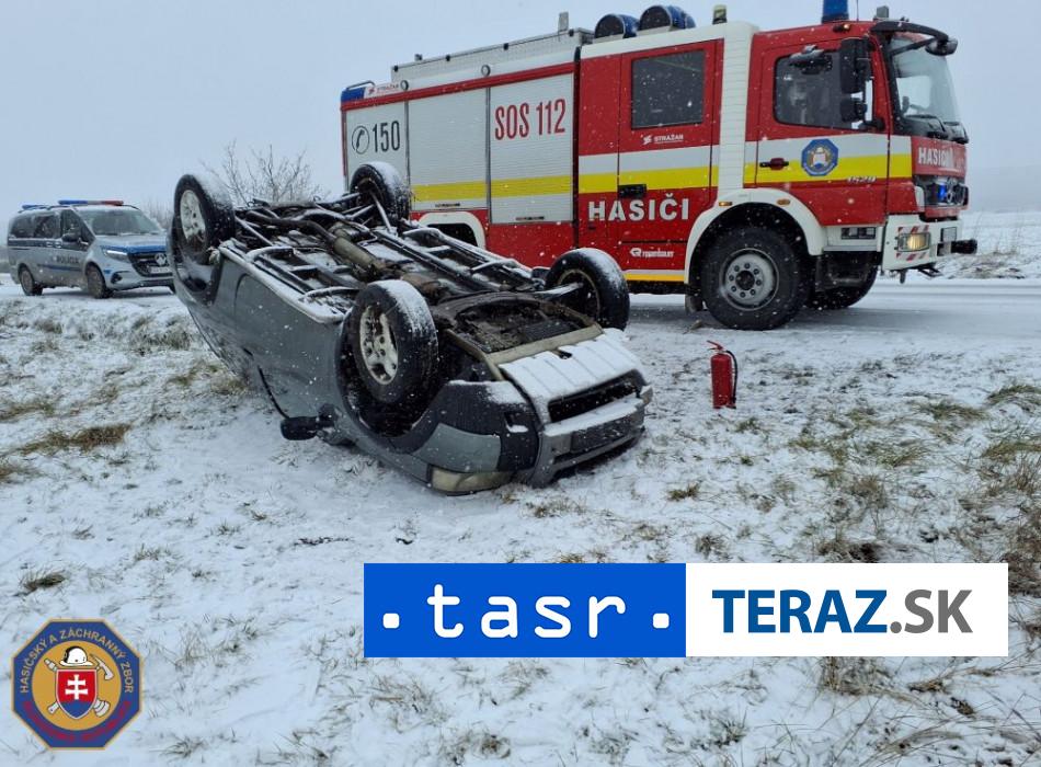 RUSNE POPOLUDNIE Bratislavski hasici zasahovali pri dvoch nehodach