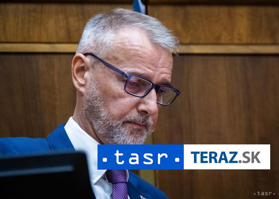 Rasi Navrhnem na vyslovenie dovery pre dlhovu brzdu zaradim okamite