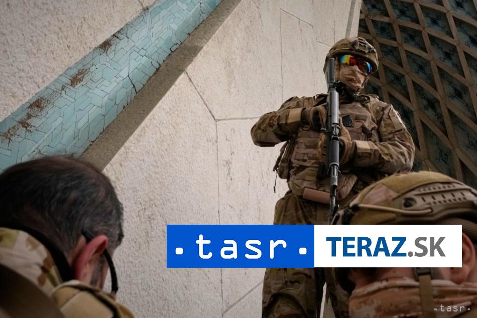 Troch reformatorov v Irane prepustili z vazby na kaucieu