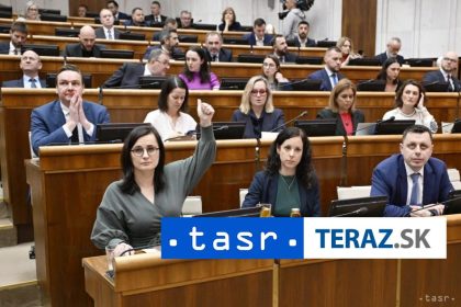 poslanci zacali rokovanie zaverocnymi recami k odvolaniam ministrov