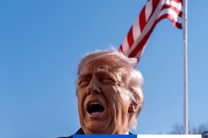 Biely dom spanielsko suhlasilo so spolupracoou s armadou usa