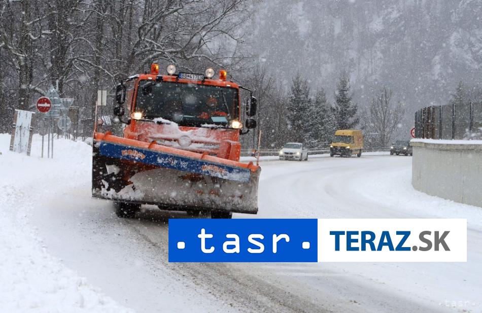 Horsky priechodu Donovaly je uzavrety pre vozidla dlhsie ako desat metrov