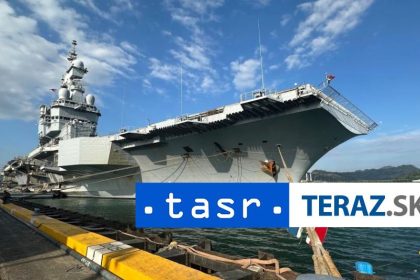 Lod Charles de Gaulle je uz v Stredozemnom mori Izrael utoci na Bejrut