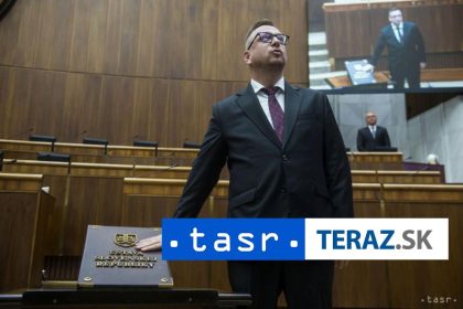 M Pekara definitivne vylucili z PS dary a pozicky mu boli vratene