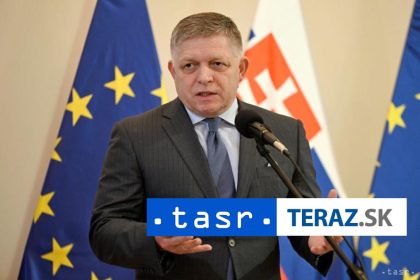 Premier Robert Fico mal rokovanie s eurokomisrom Michaelom McGrathom