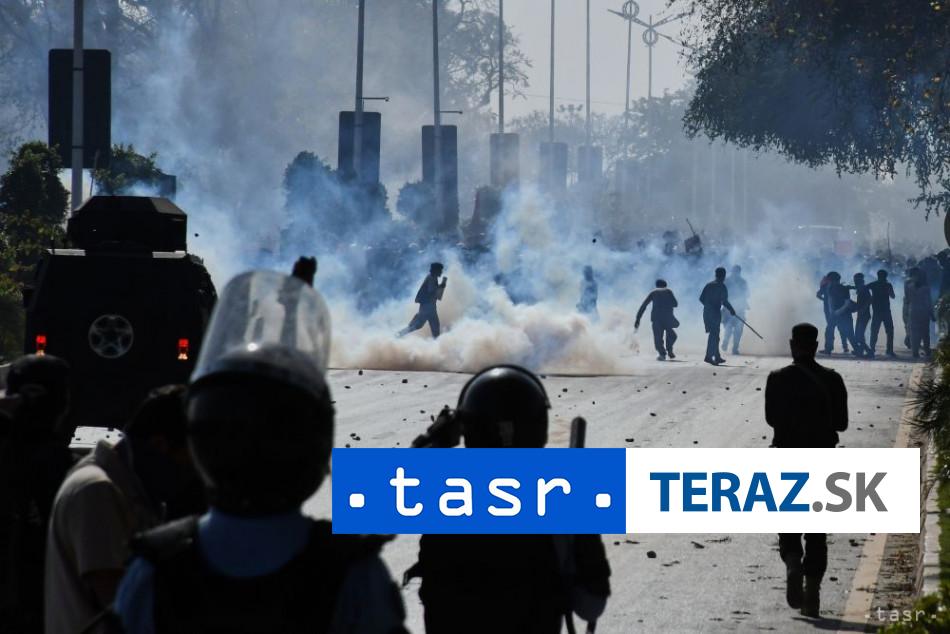 Pri proiranskych protestoch v Pakistane zahynulo najmenej 22 osob