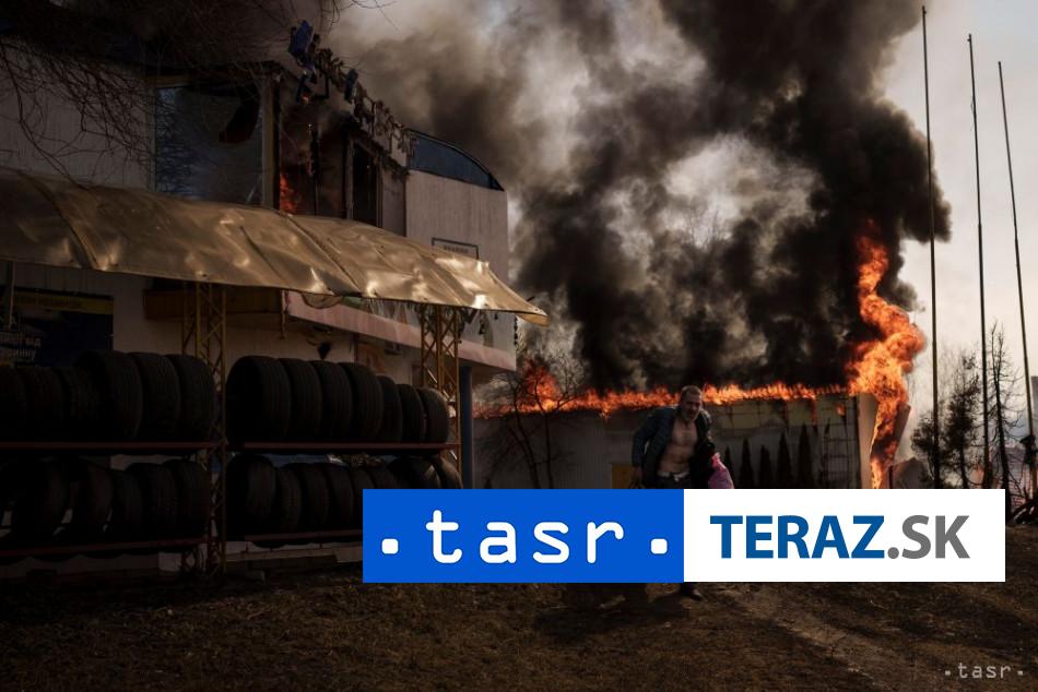 Ukrajina Pri masivnom utoku pri Kyjeve zahynuli najmenej traja ludia