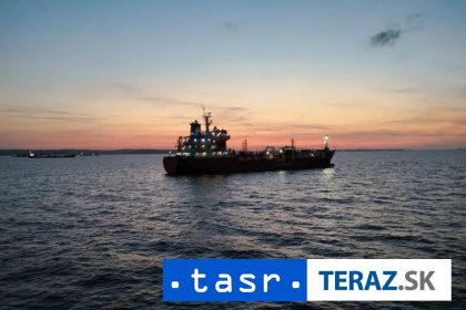 zdroj reuters lode dostavaju spravu ze prechod cez hormuz je zakazany